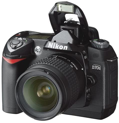 Nikon D70S 6.1MP Digital SLR Camera Kit with 18-70mm Nikkor Lens