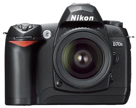 Nikon D70S 6.1MP Digital SLR Camera Kit with 18-70mm Nikkor Lens