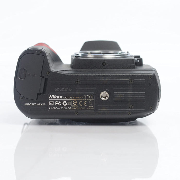 Nikon D70S 6.1MP Digital SLR Camera Kit with 18-70mm Nikkor Lens