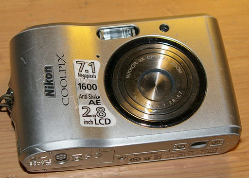 Nikon Coolpix L16 Digital Camera