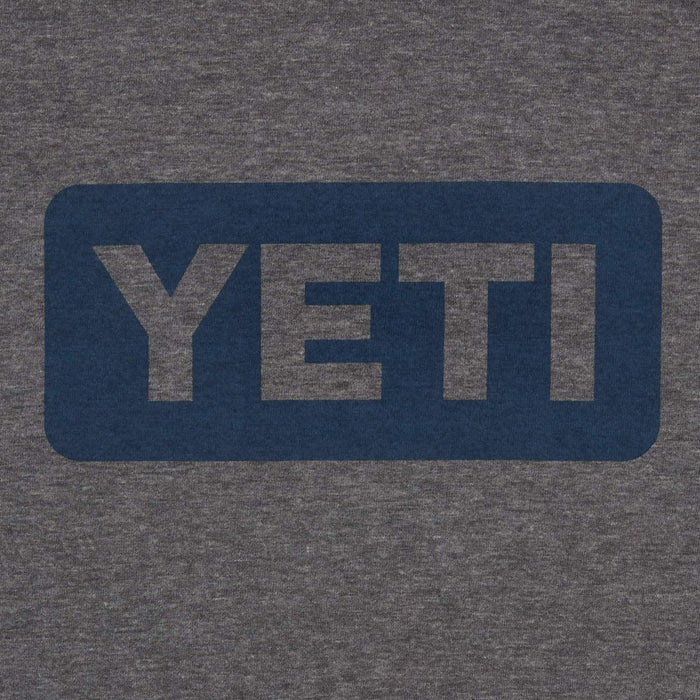 YETI Unisex Logo Badge Short Sleeve T-Shirt, Gray, X-Large